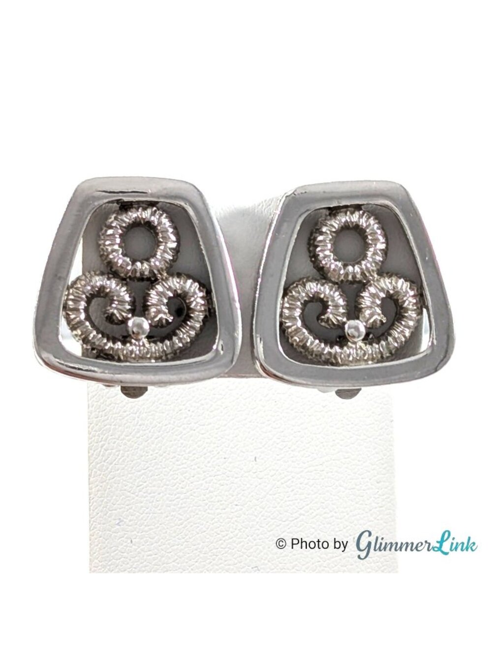 Vintage Silver Tone Modernist Geometric Openwork Clip On Earrings